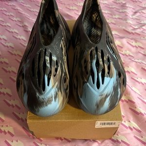 Yeezy Foam Runner 'MX Cinder'